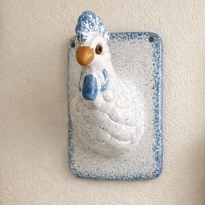 Vintage Ceramic Chicken Head Wall Mount Farmhouse Blue Spongeware EUC Americana
